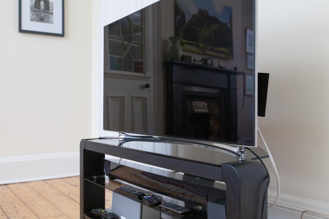 Amazing Apartments - London Road By Holyrood Park Edimburgo Esterno foto